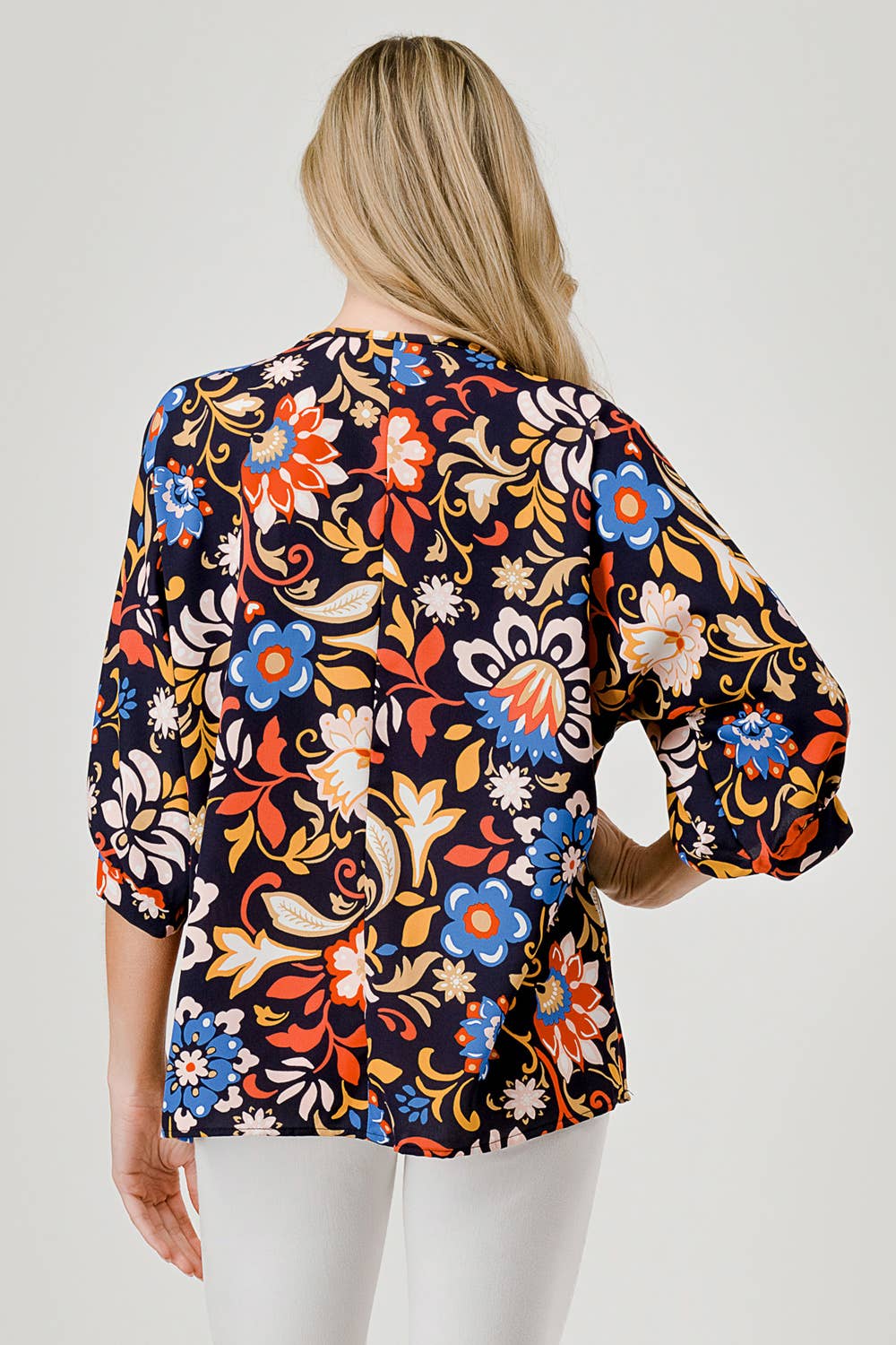 PLUS SIZE- Short 3/4 Sleeve Floral Print V-Neck Top