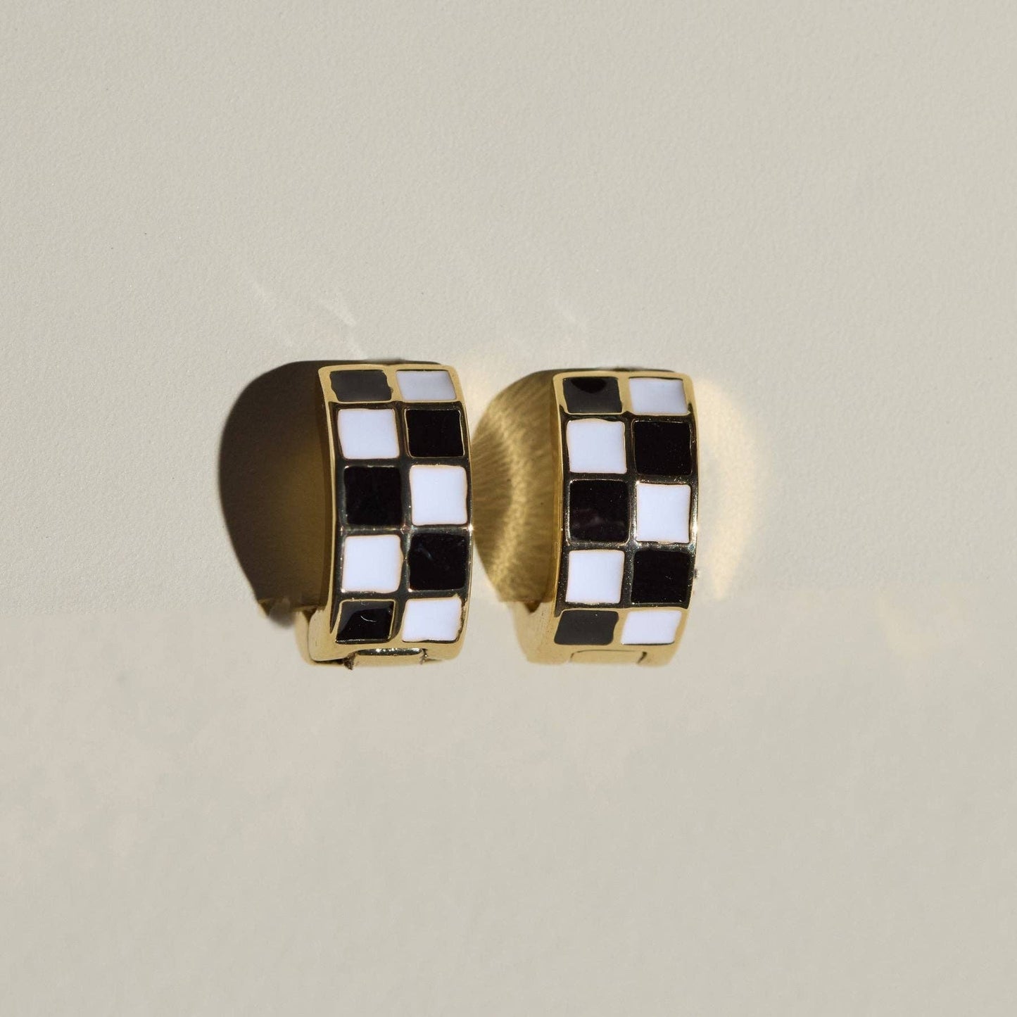 N&S Black & White Checkered Huggies