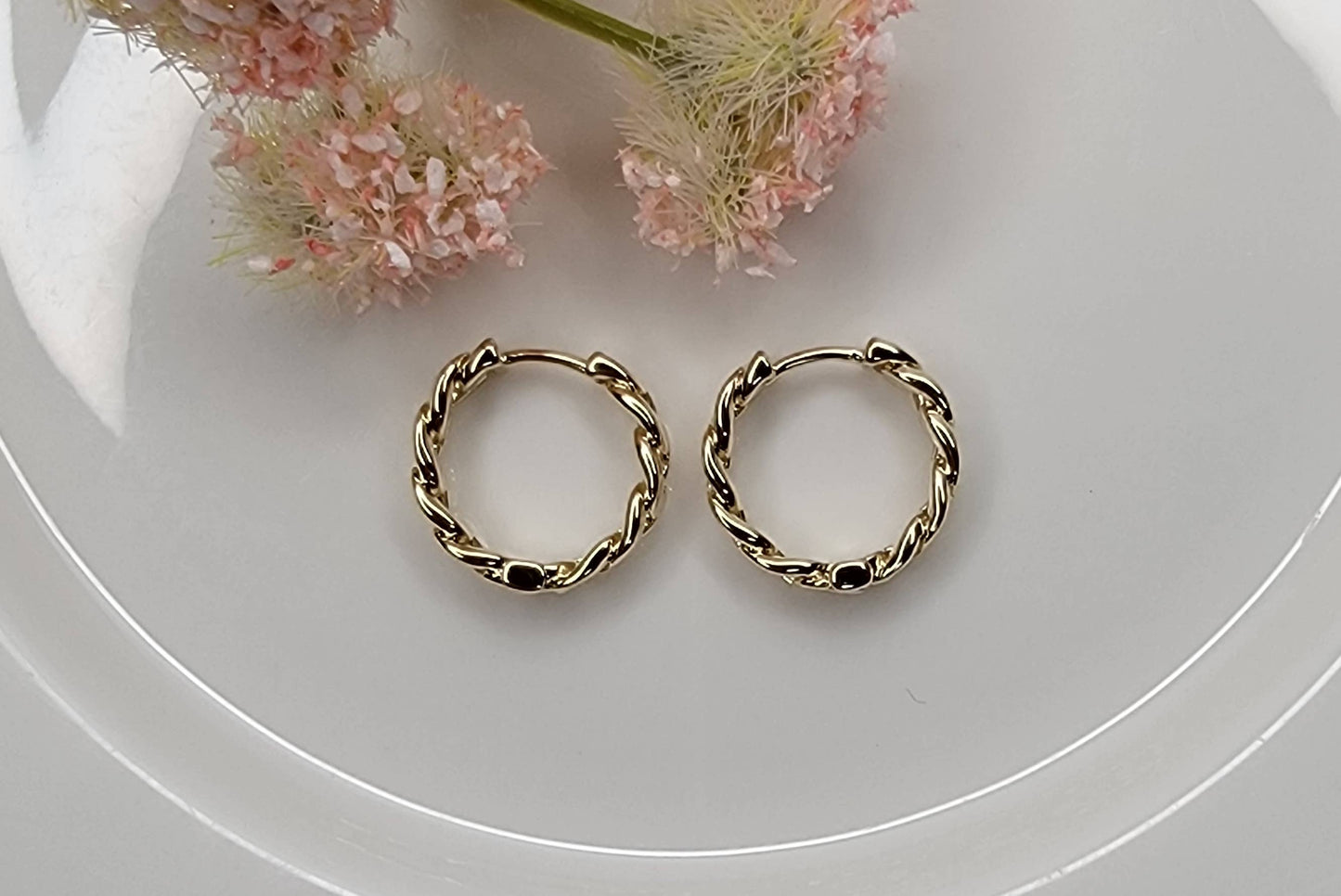 CHAIN HUGGIE HOOP