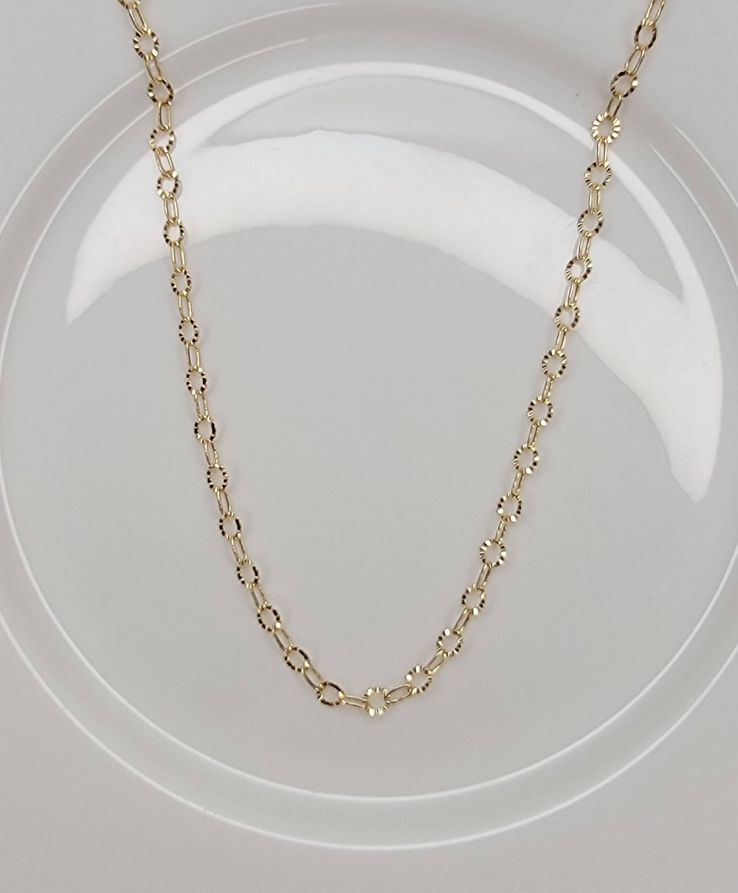 MINI LAZER CUT LINK NECKLACE.