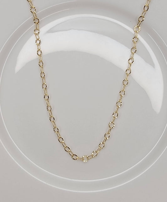 MINI LAZER CUT LINK NECKLACE.