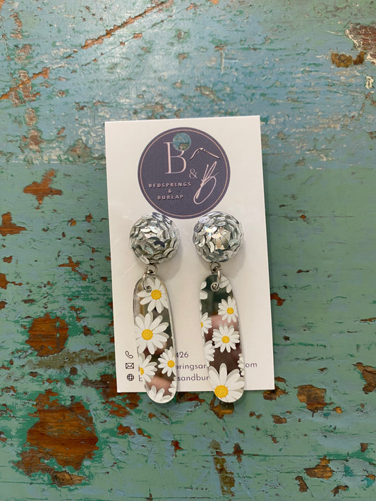 Pom Pom Dangle  Earrings - Daisy