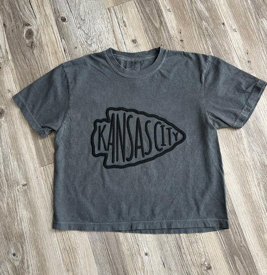 Cropped KC Arrowhead Tee