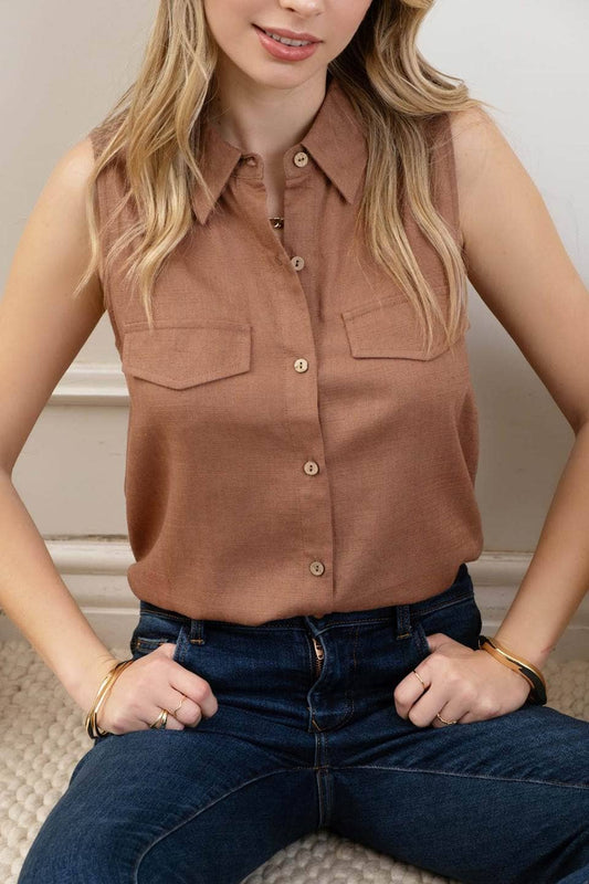 COLLARED SLEEVELESS SHIRT: LIGHT BROWN